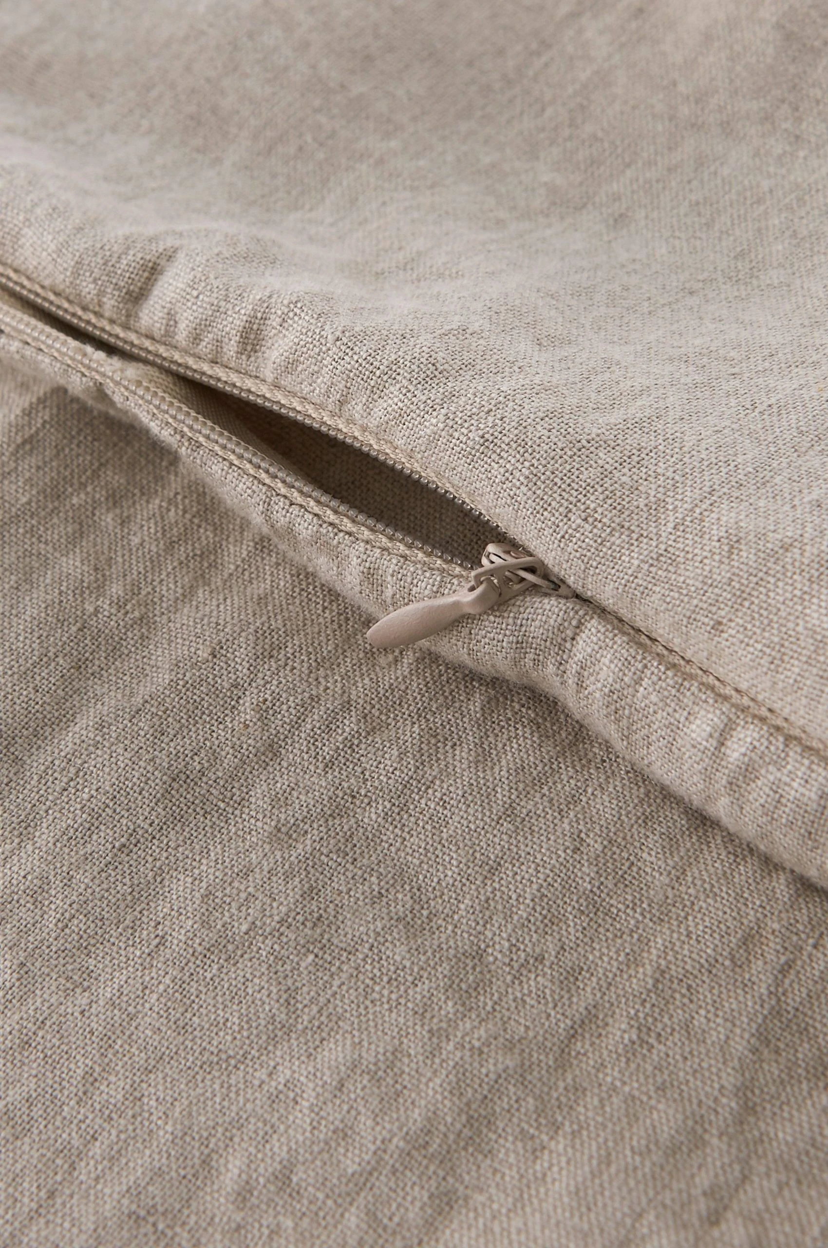 Kuddfodral Candice Zip i tvättat lin 40x60 cm Ellos Kuddfodral Candice Zip I Tvättat Lin 40x60 Cm -Himla ONLINE ell 1613331 02 De 01 scaled