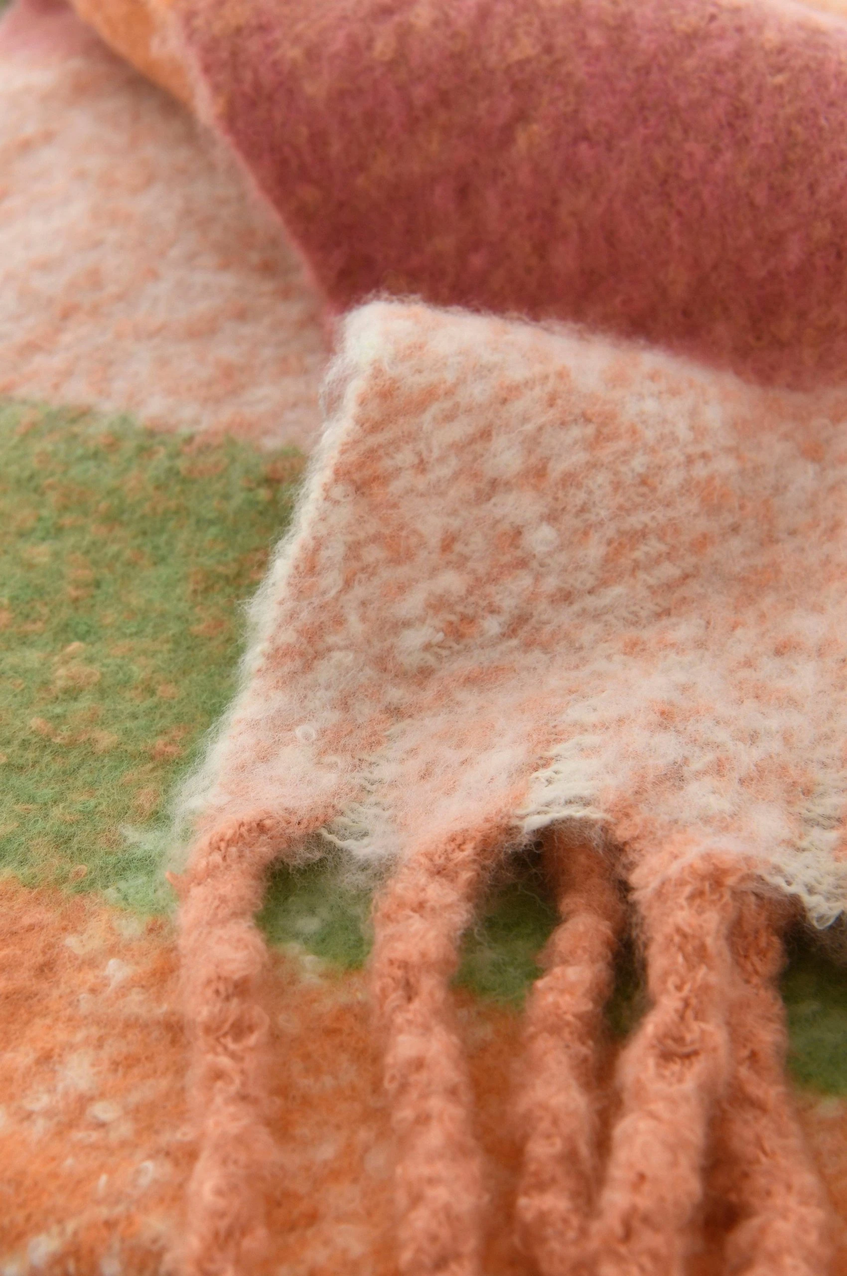 Pläd Shayla Ellos Pläd Shayla -Himla ONLINE ell 1703837 01 De 01 scaled