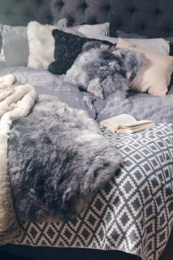 SKINNWILLE Fårskinnsfäll Nelly 5 SKINNWILLE Fårskinnsfäll Nelly -Himla ONLINE hom 1693719 04 Lo 01 1